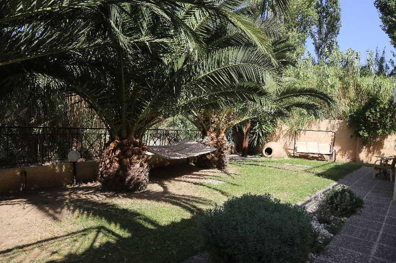Coral Hotel Plomari Екстериор снимка