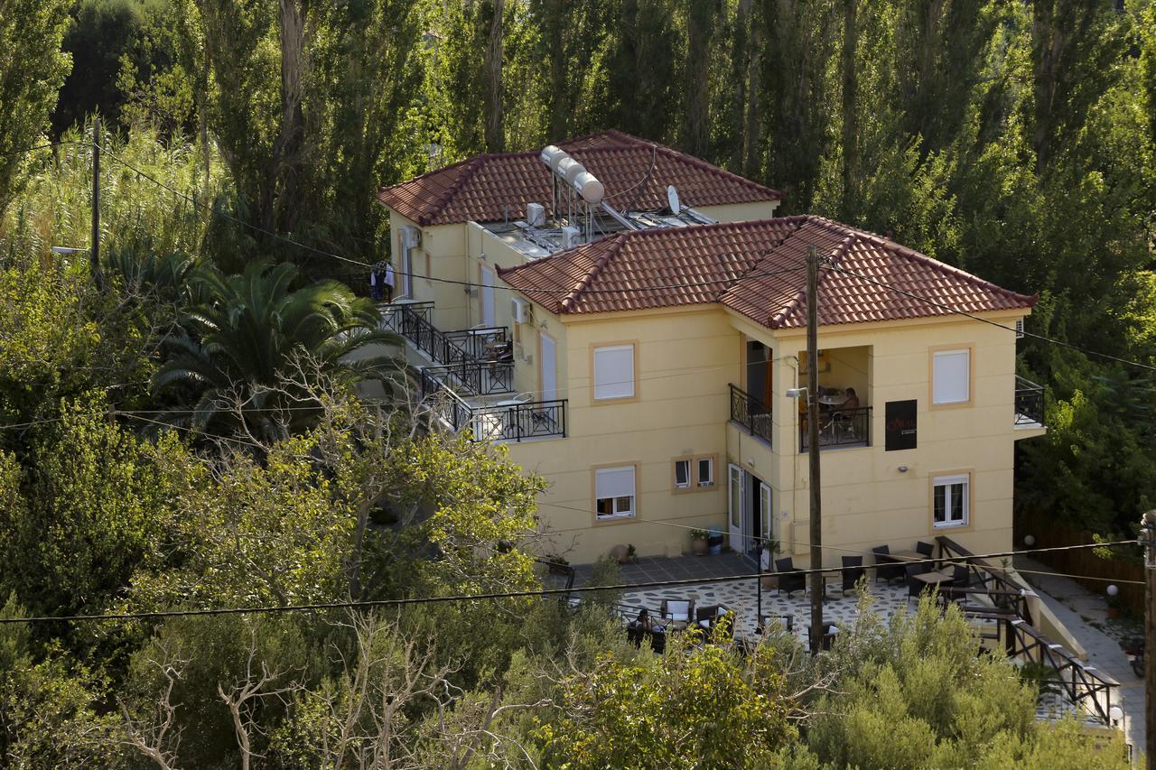 Coral Hotel Plomari Екстериор снимка