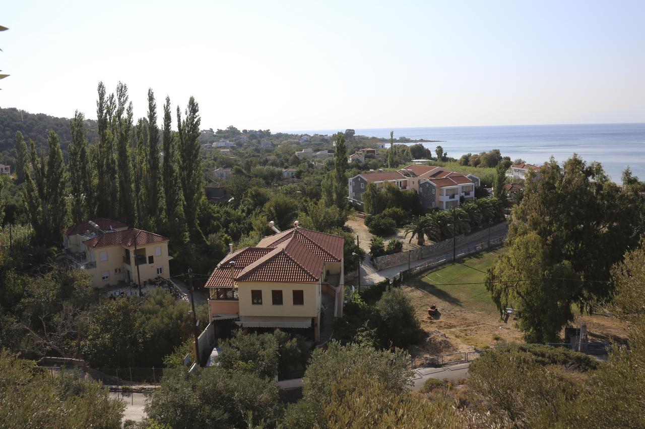 Coral Hotel Plomari Екстериор снимка