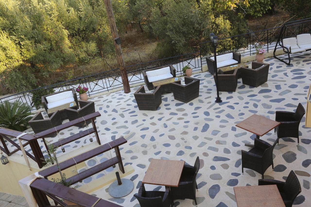Coral Hotel Plomari Екстериор снимка